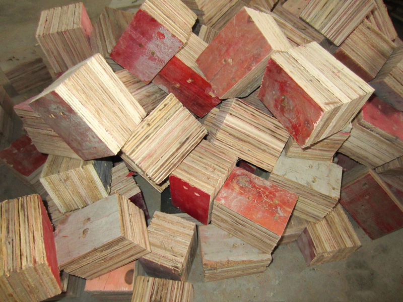 膠合板腳墩 Plywood foot pier.jpg